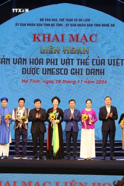 Khai mạc Liên hoan Di sản văn hóa phi vật thể của Việt Nam được UNESCO ghi danh